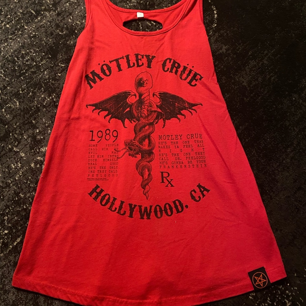Motley Crue red tank top - sz medium